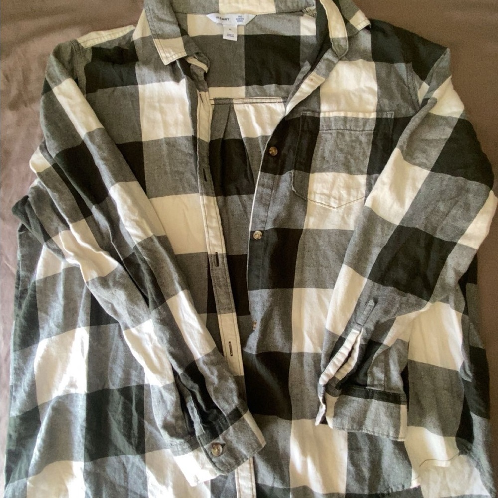 Old Navy Black and White Plaid Button-Down Shirt